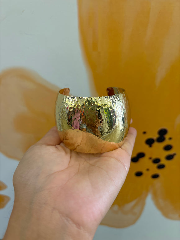 Brazalete ovalado dorado